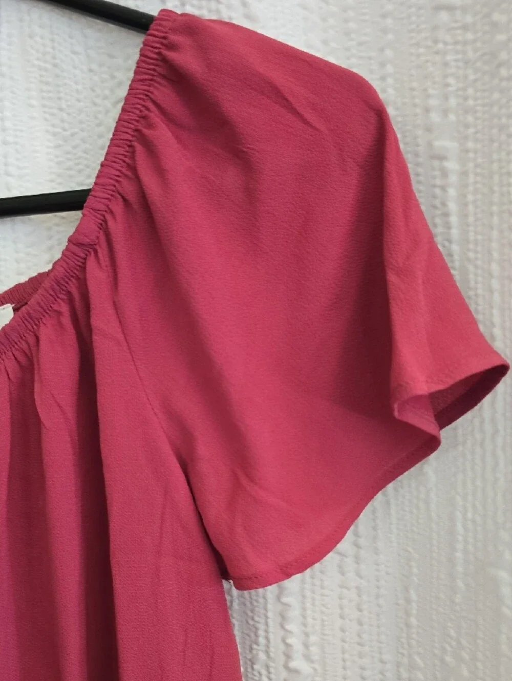Womens M Pink Rose Raspberry Off-Shoulder Smocked Crop Top